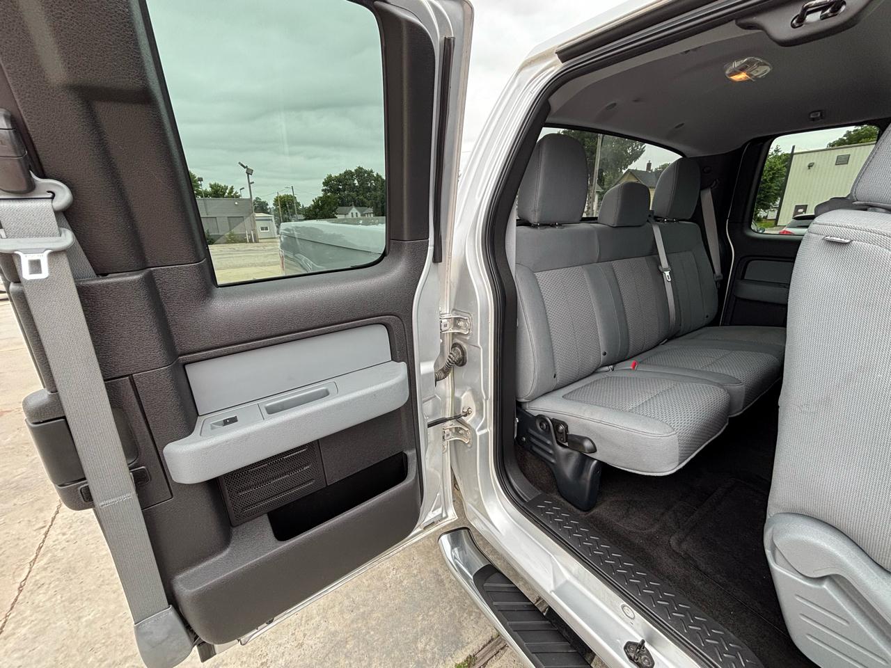 Ford F-150 XLT SuperCab 8-ft. Bed 2WD 2012