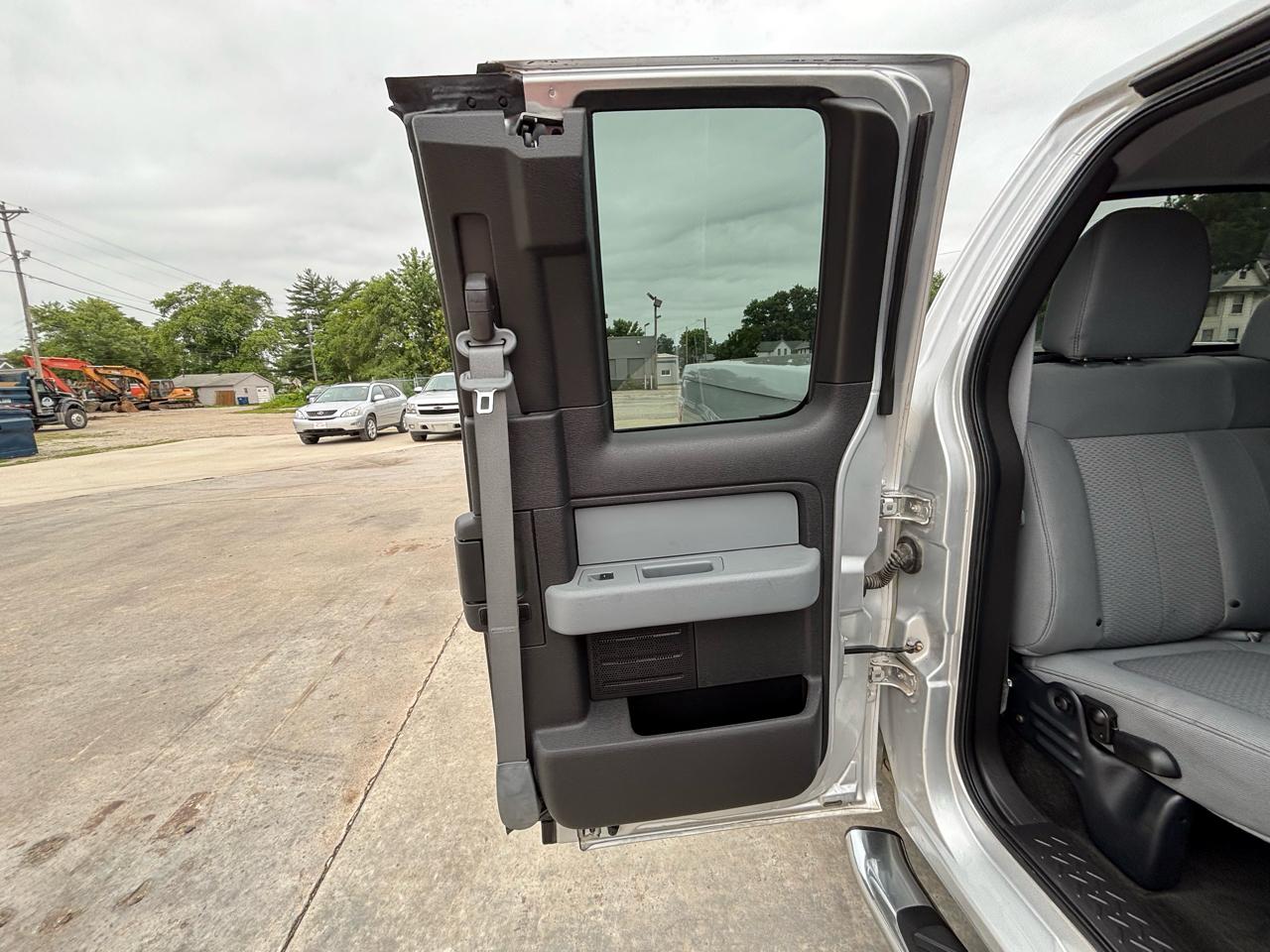 Ford F-150 XLT SuperCab 8-ft. Bed 2WD 2012
