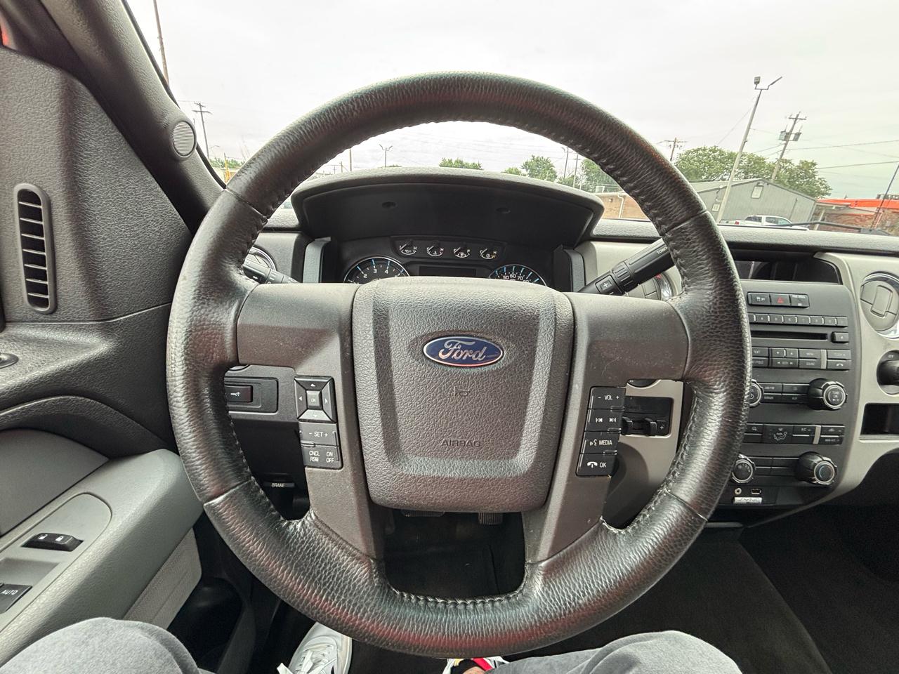 Ford F-150 XLT SuperCab 8-ft. Bed 2WD 2012