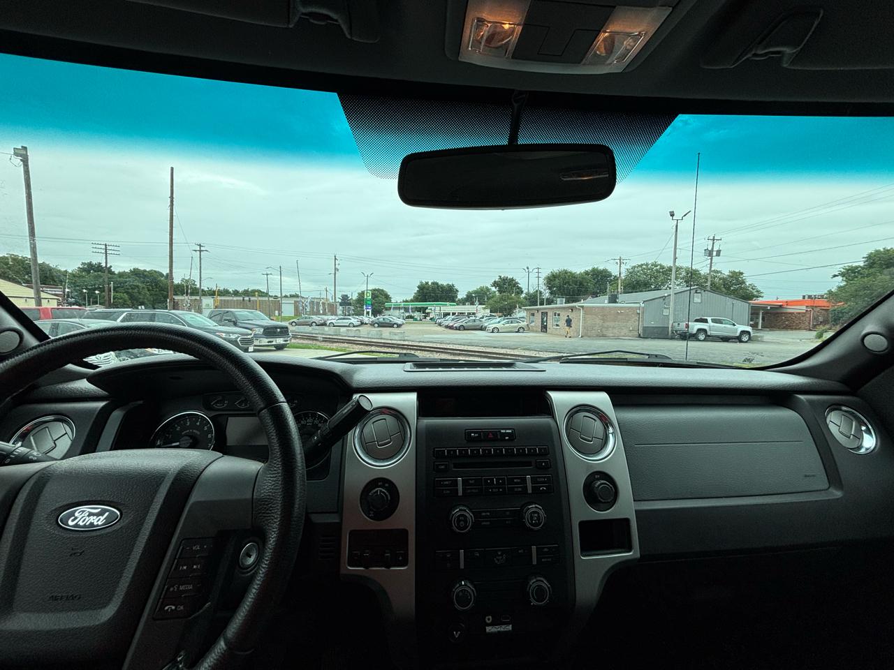 Ford F-150 XLT SuperCab 8-ft. Bed 2WD 2012