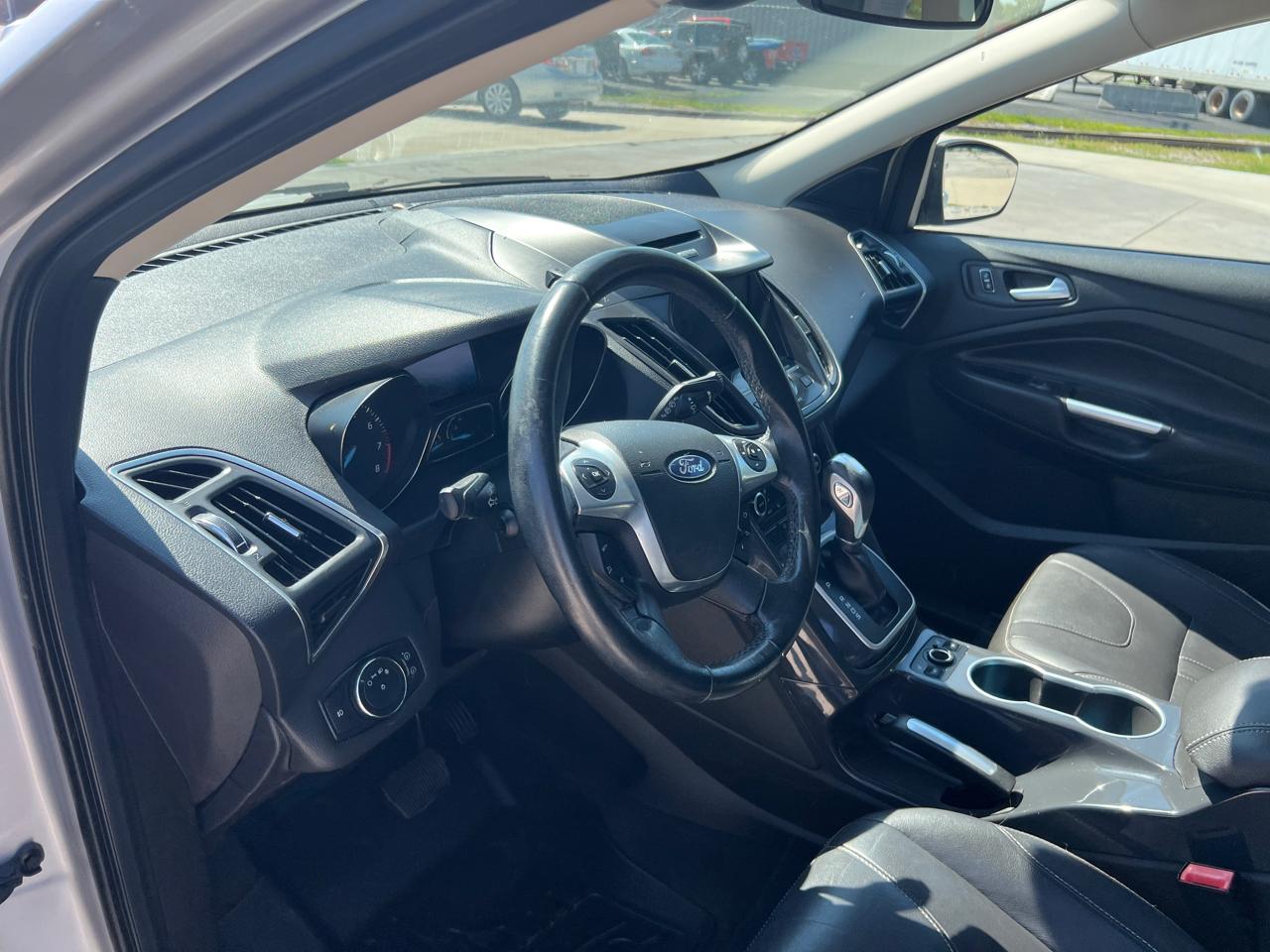 Ford Escape Titanium 4WD 2013