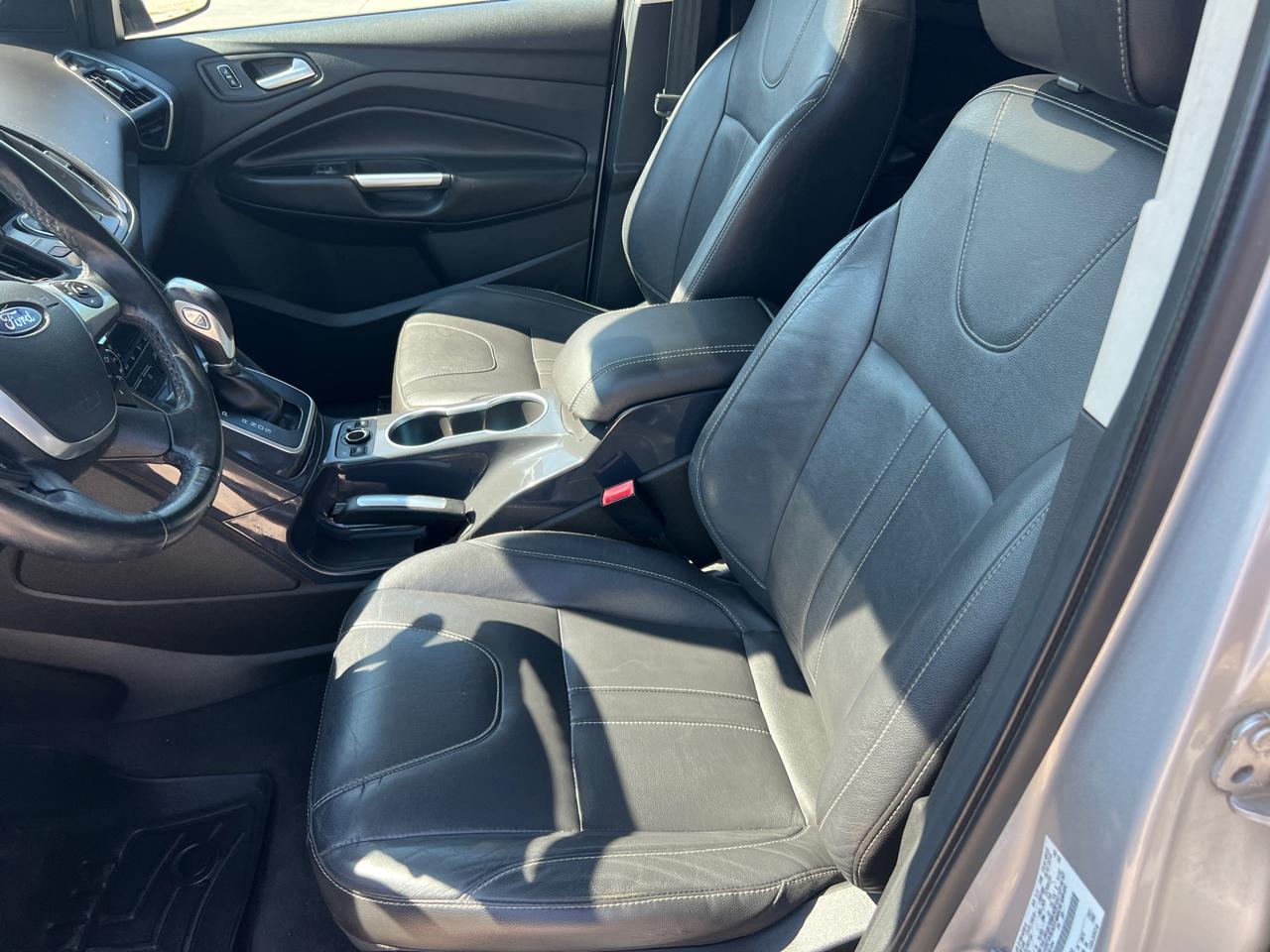 Ford Escape Titanium 4WD 2013