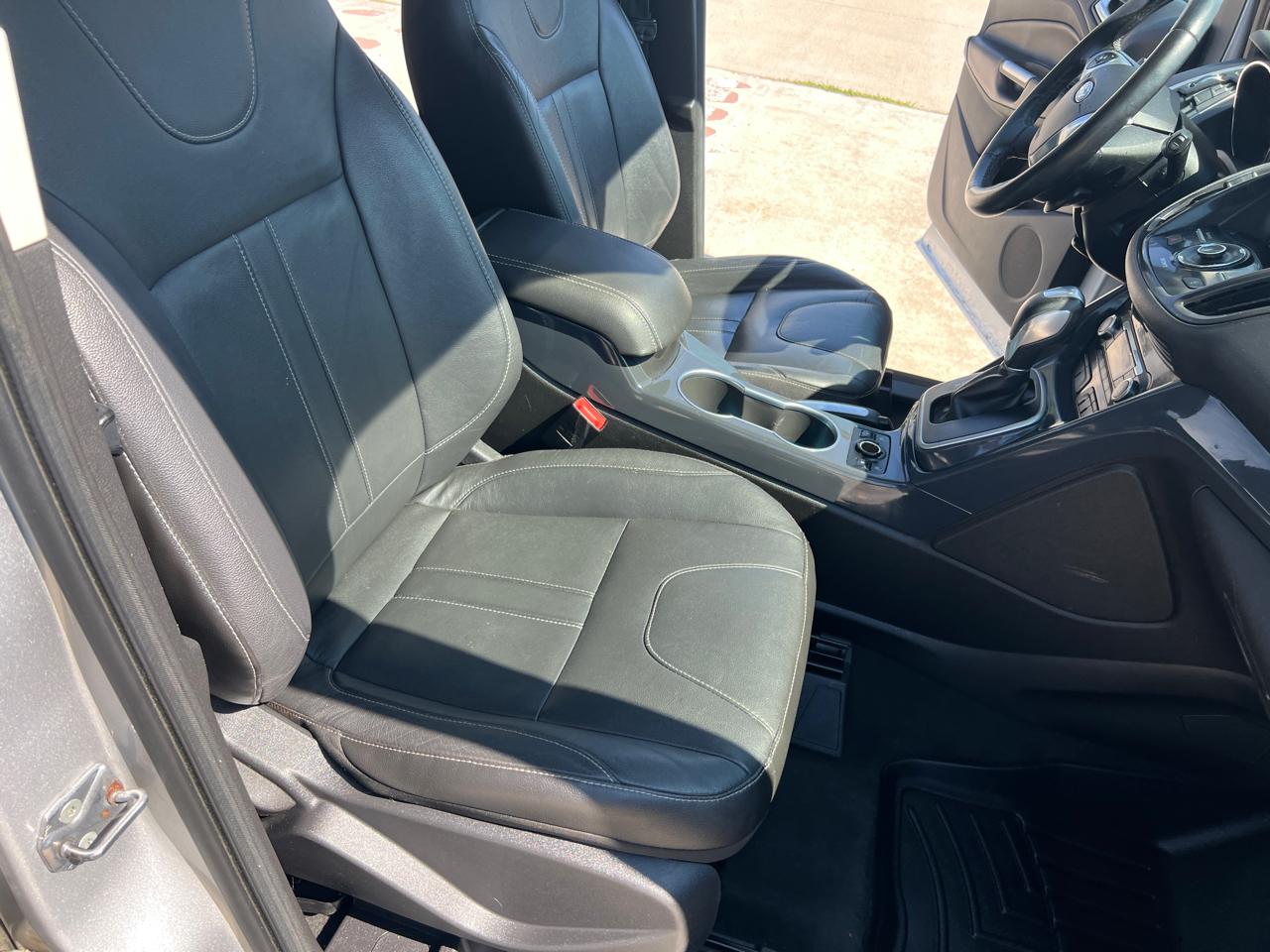 Ford Escape Titanium 4WD 2013
