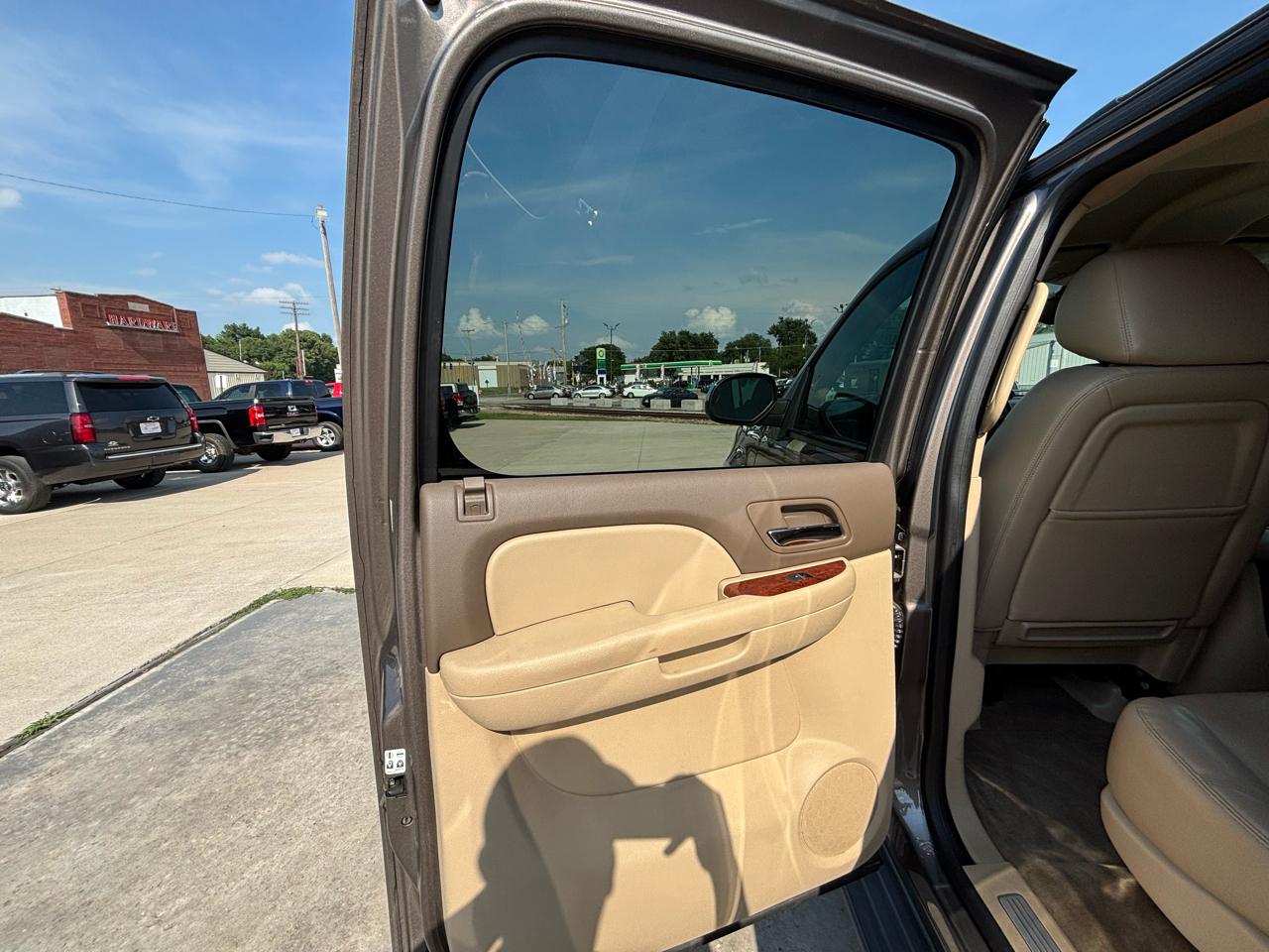 Chevrolet Suburban LTZ 1500 4WD 2013