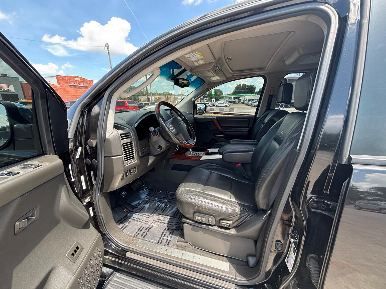 Infiniti QX56 AWD 2004