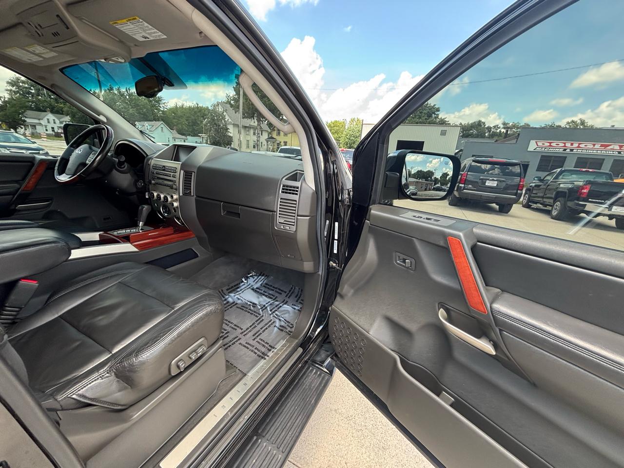 Infiniti QX56 AWD 2004