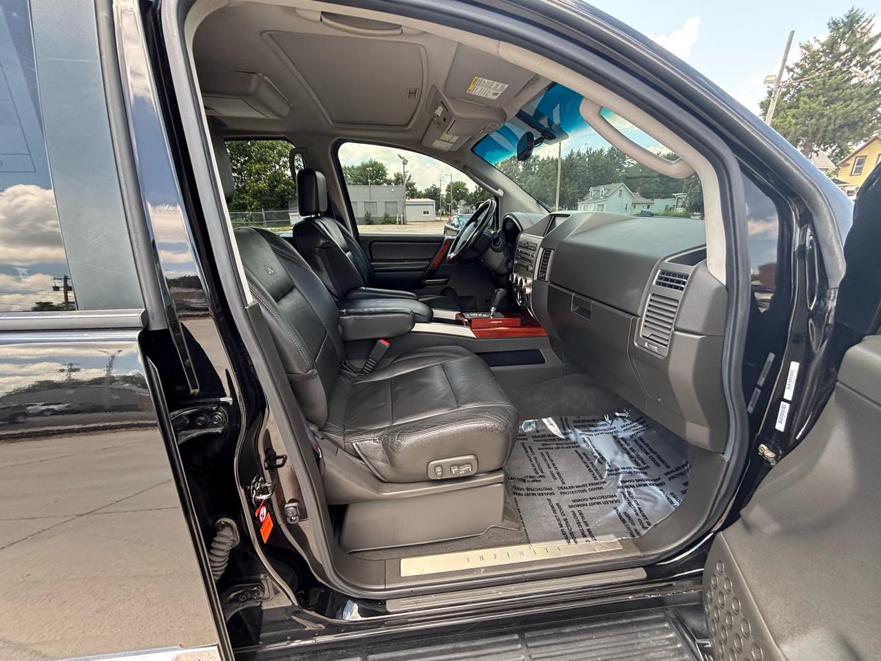 Infiniti QX56 AWD 2004