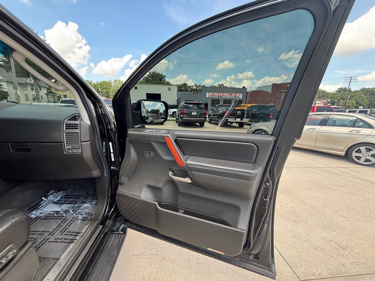 Infiniti QX56 AWD 2004