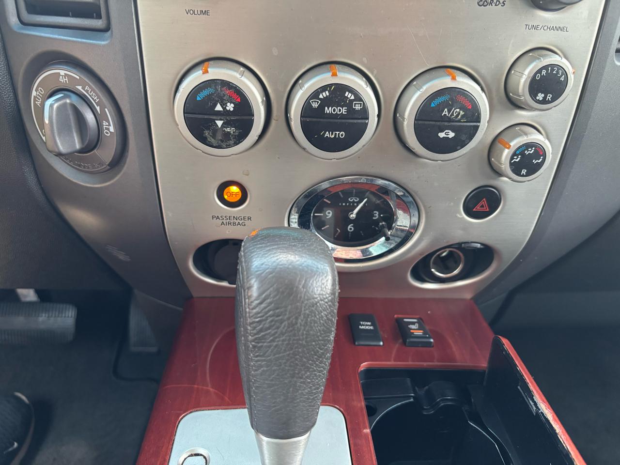Infiniti QX56 AWD 2004