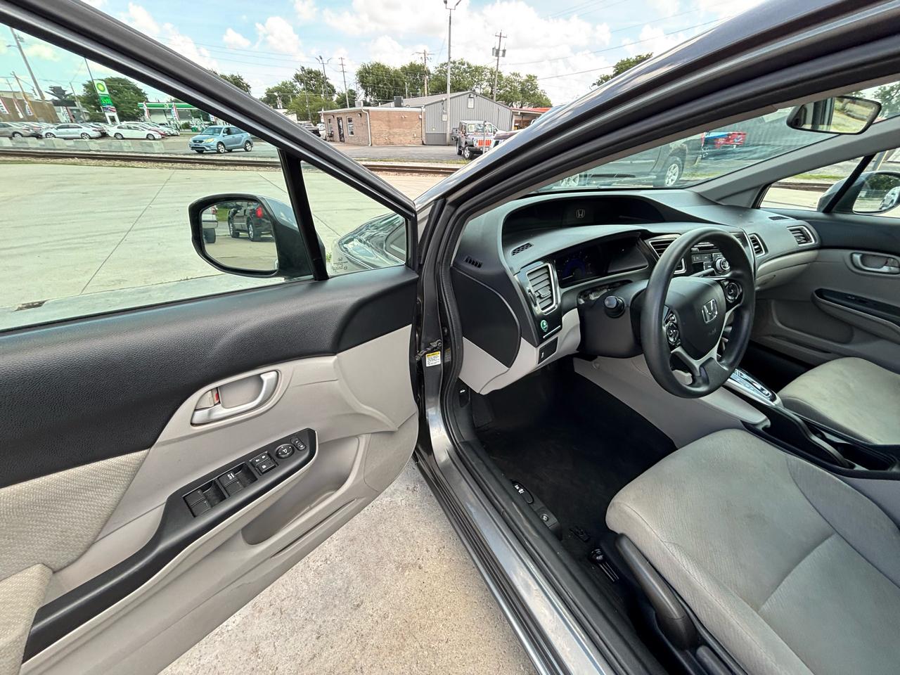 Honda Civic LX Sedan 5-Speed AT 2013