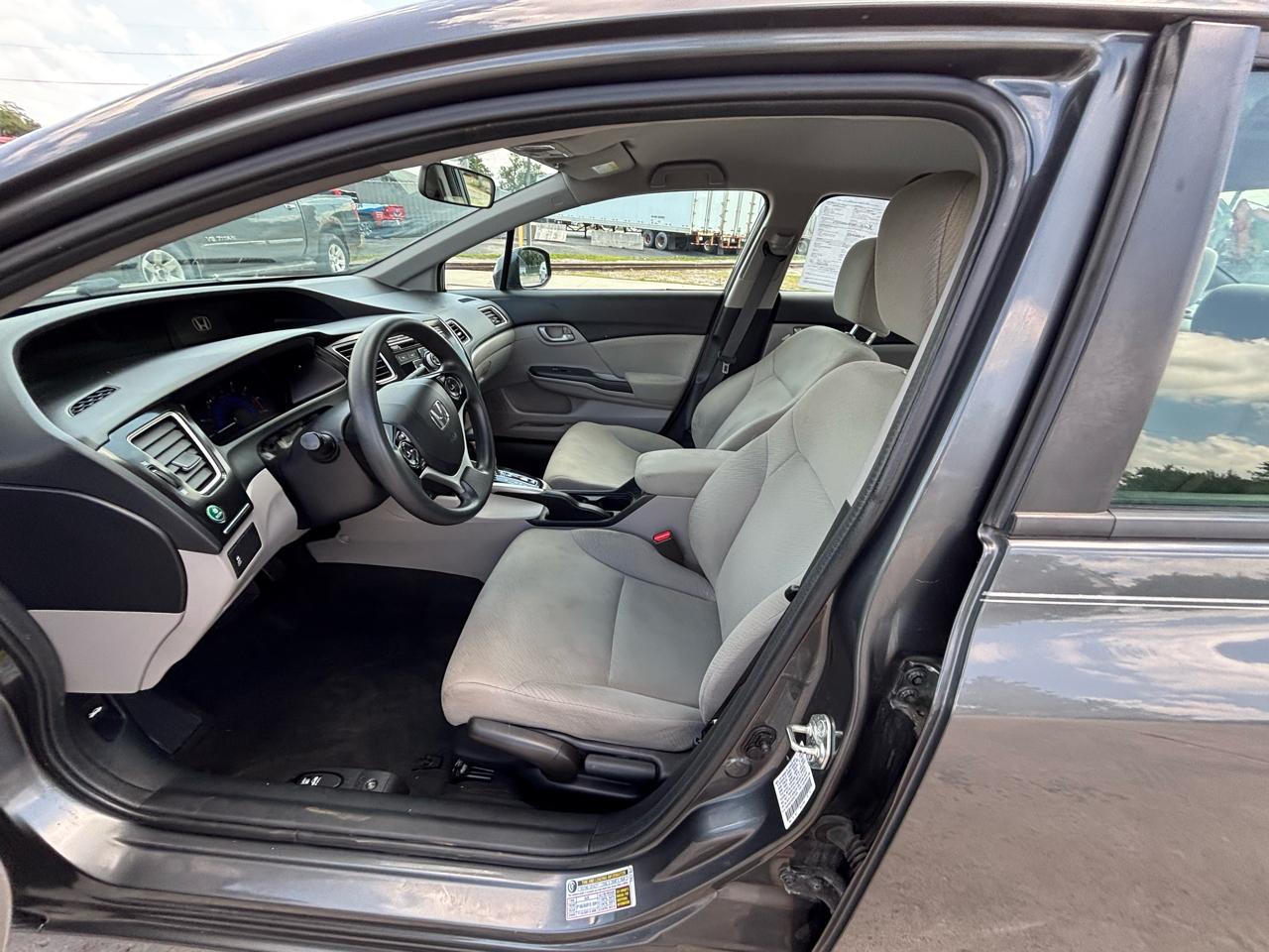 Honda Civic LX Sedan 5-Speed AT 2013