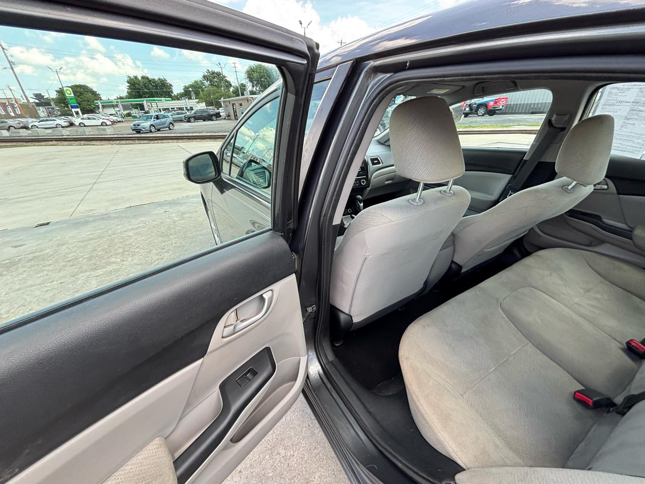 Honda Civic LX Sedan 5-Speed AT 2013
