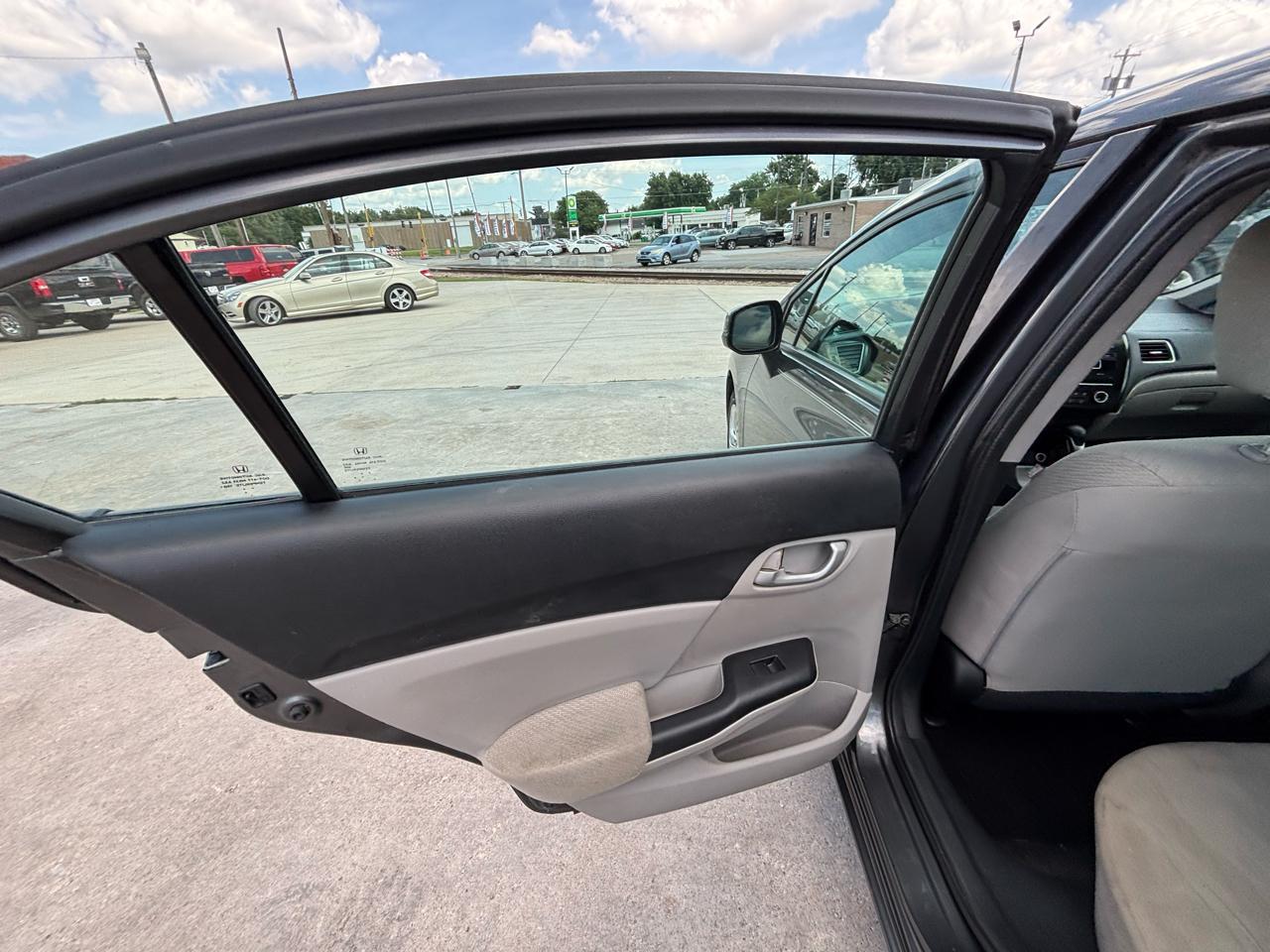 Honda Civic LX Sedan 5-Speed AT 2013
