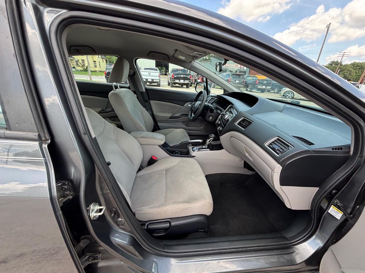 Honda Civic LX Sedan 5-Speed AT 2013