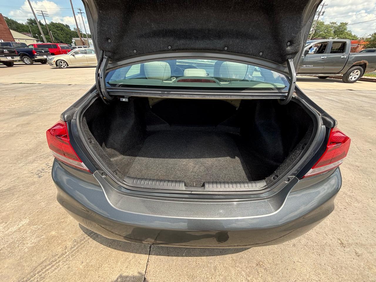 Honda Civic LX Sedan 5-Speed AT 2013