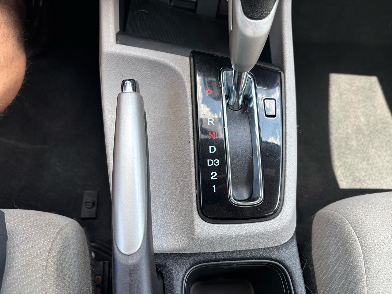 Honda Civic LX Sedan 5-Speed AT 2013