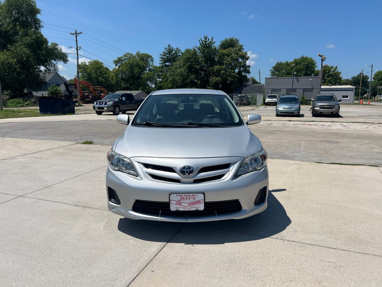 Toyota Corolla LE 4-Speed AT 2012