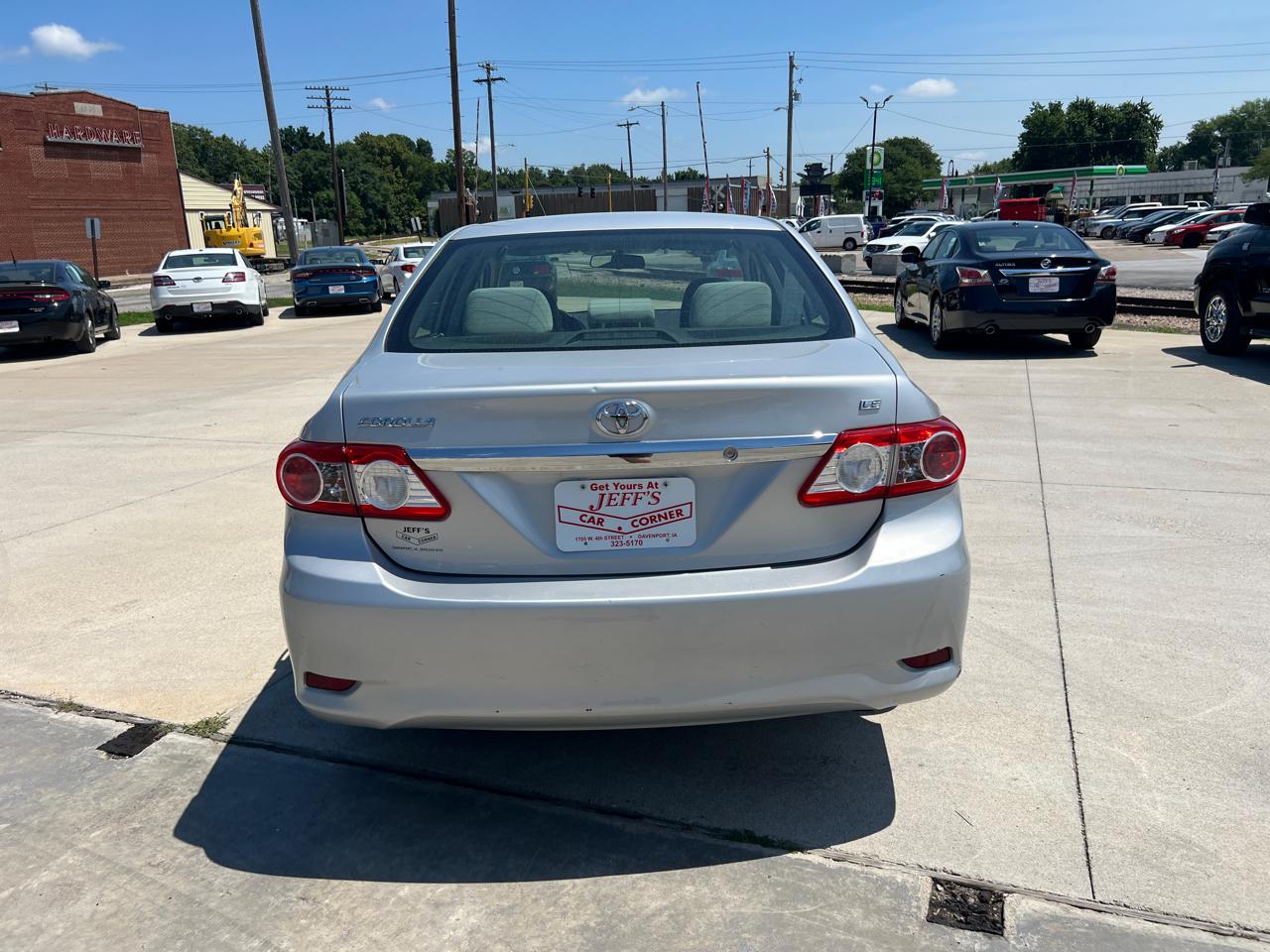 Toyota Corolla LE 4-Speed AT 2012
