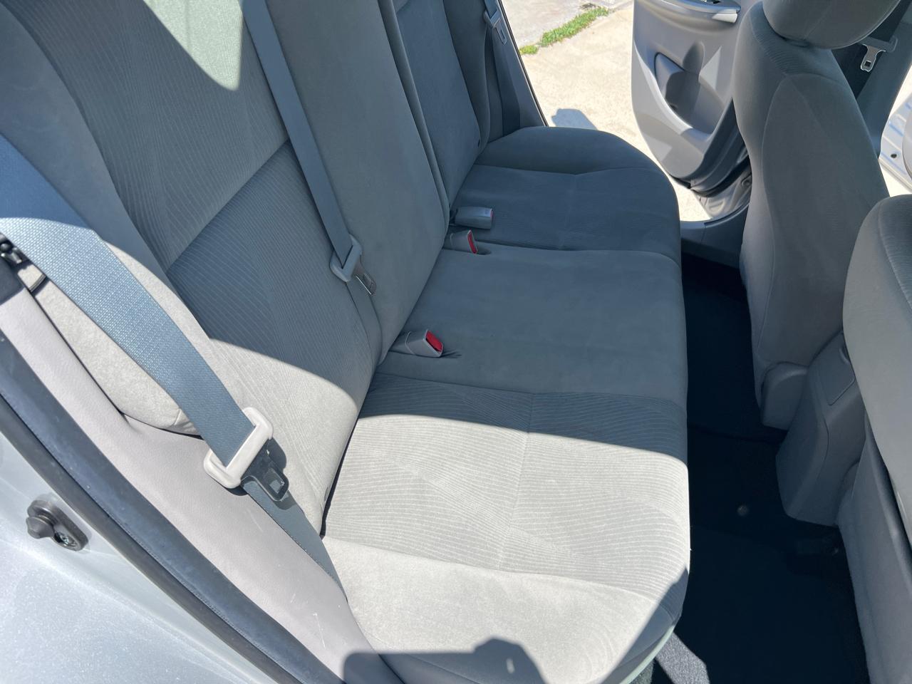 Toyota Corolla LE 4-Speed AT 2012