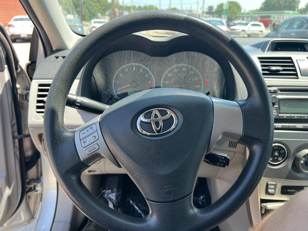 Toyota Corolla LE 4-Speed AT 2012