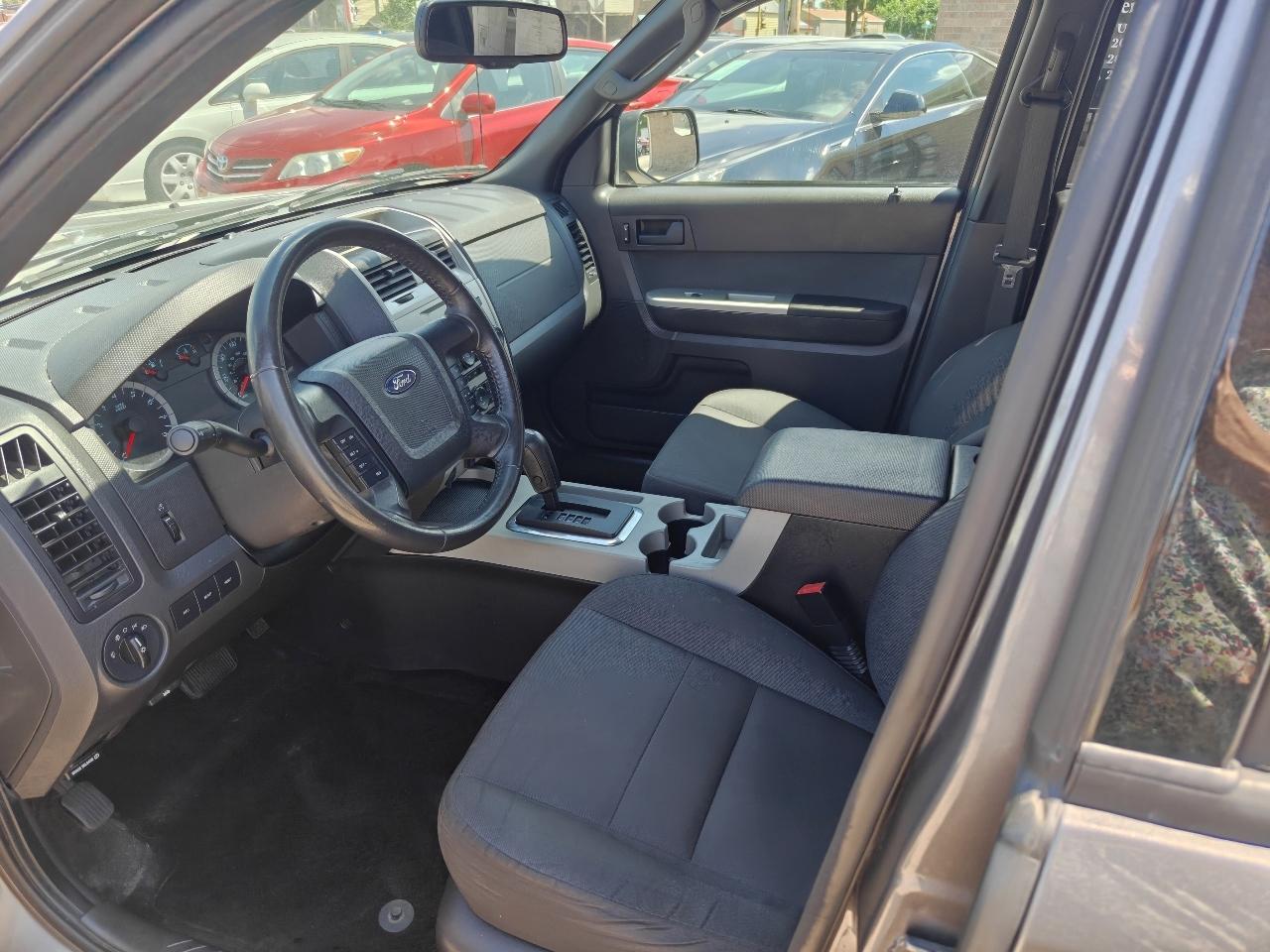 Ford Escape XLT 4WD 2012
