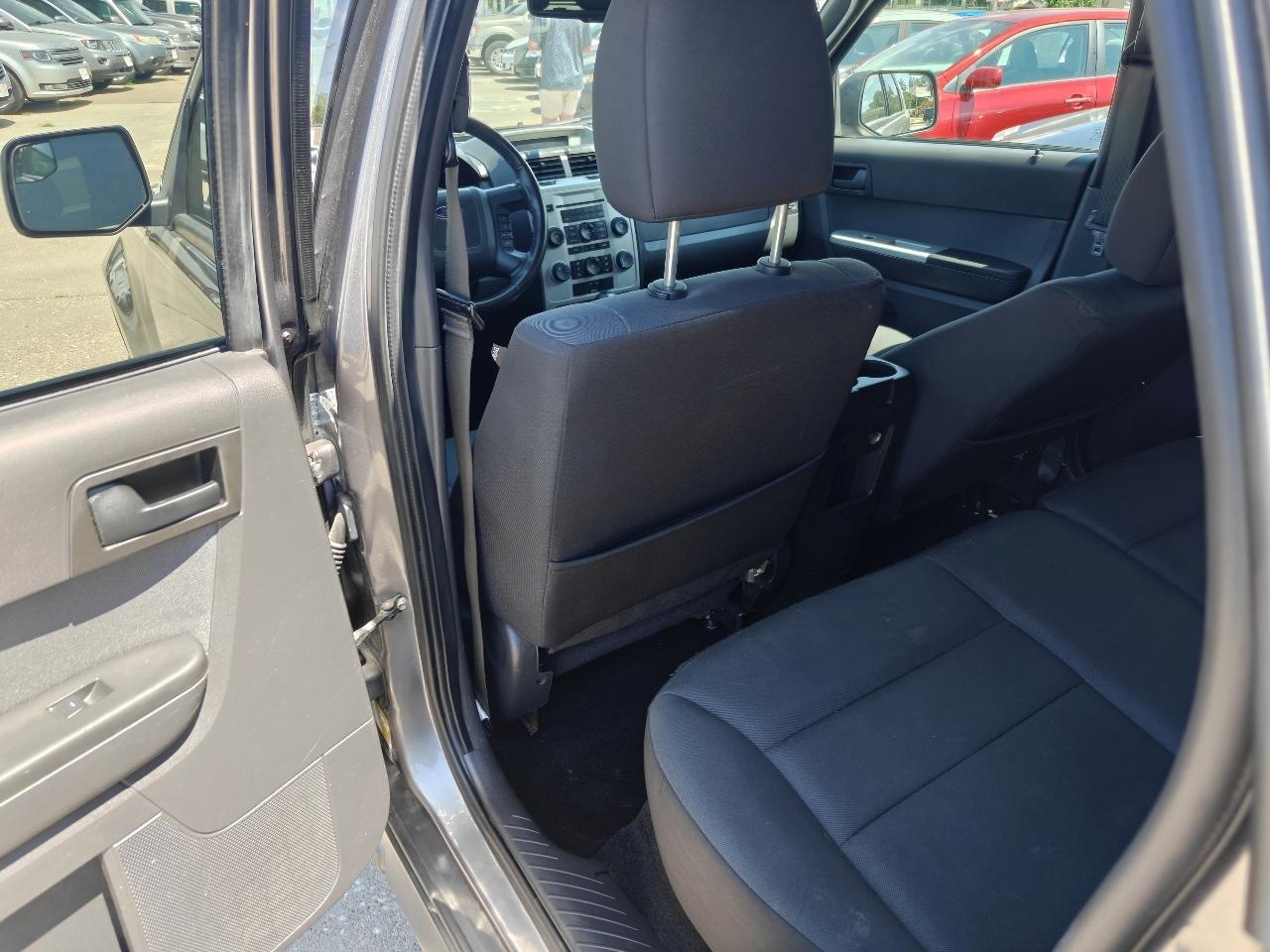 Ford Escape XLT 4WD 2012