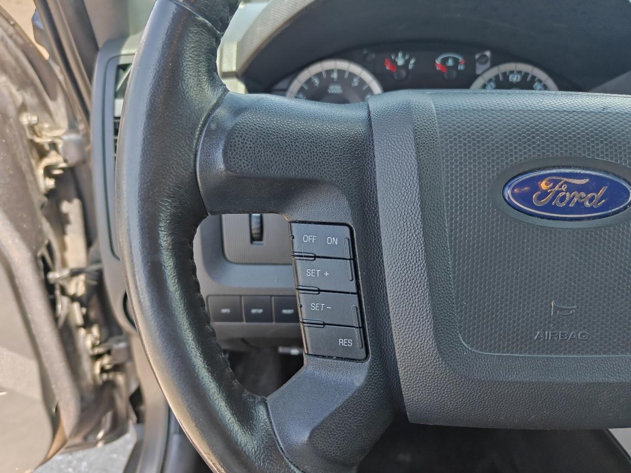 Ford Escape XLT 4WD 2012