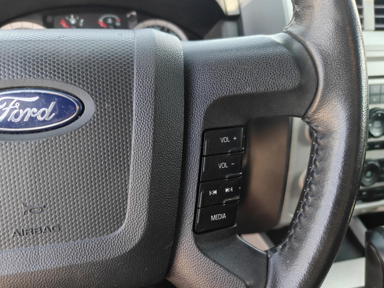 Ford Escape XLT 4WD 2012