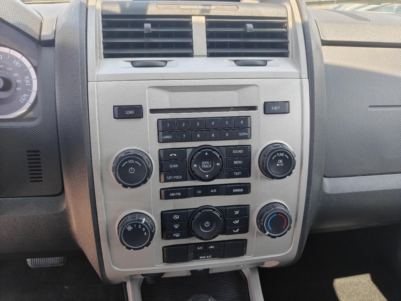 Ford Escape XLT 4WD 2012