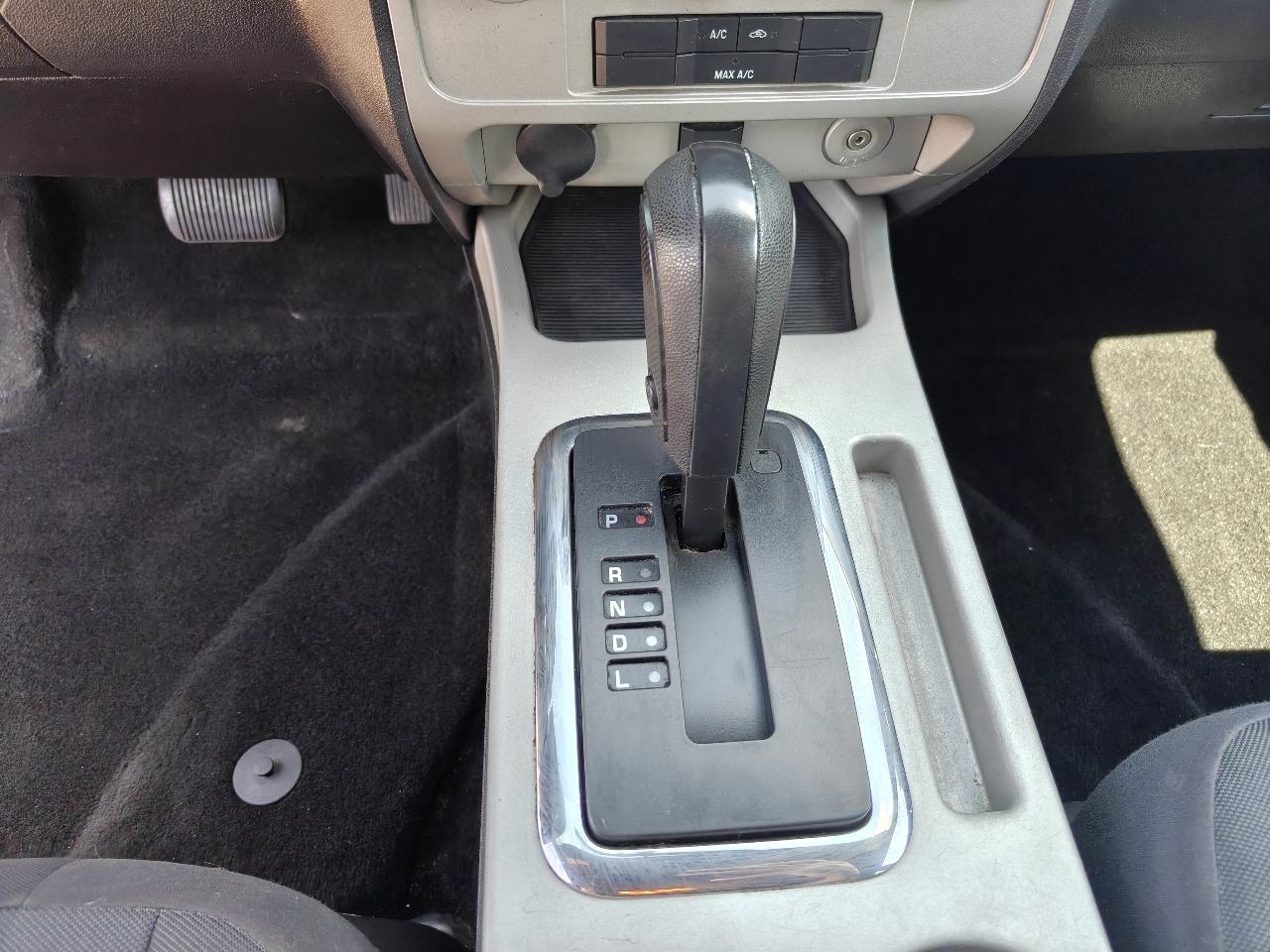 Ford Escape XLT 4WD 2012