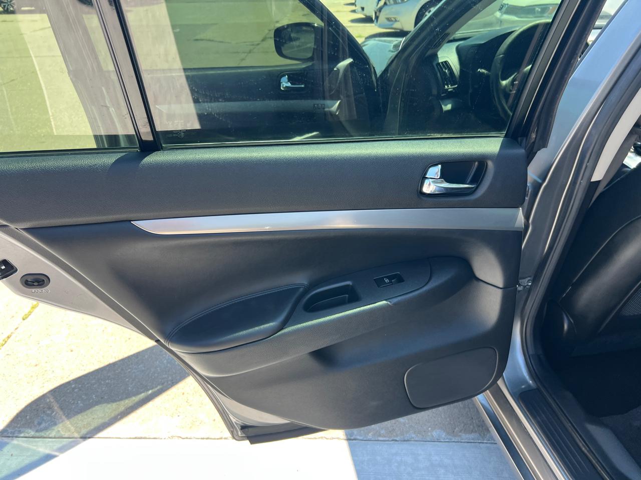 Infiniti G Sedan G37x AWD 2010