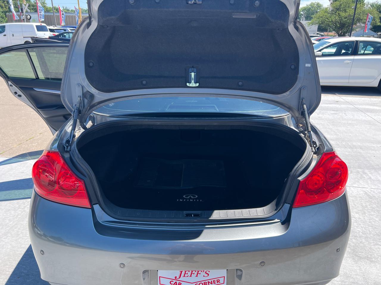 Infiniti G Sedan G37x AWD 2010