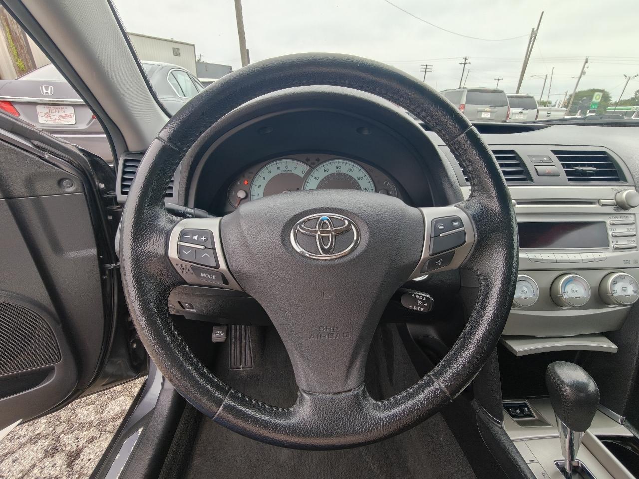 Toyota Camry SE V6 6-Spd AT 2010