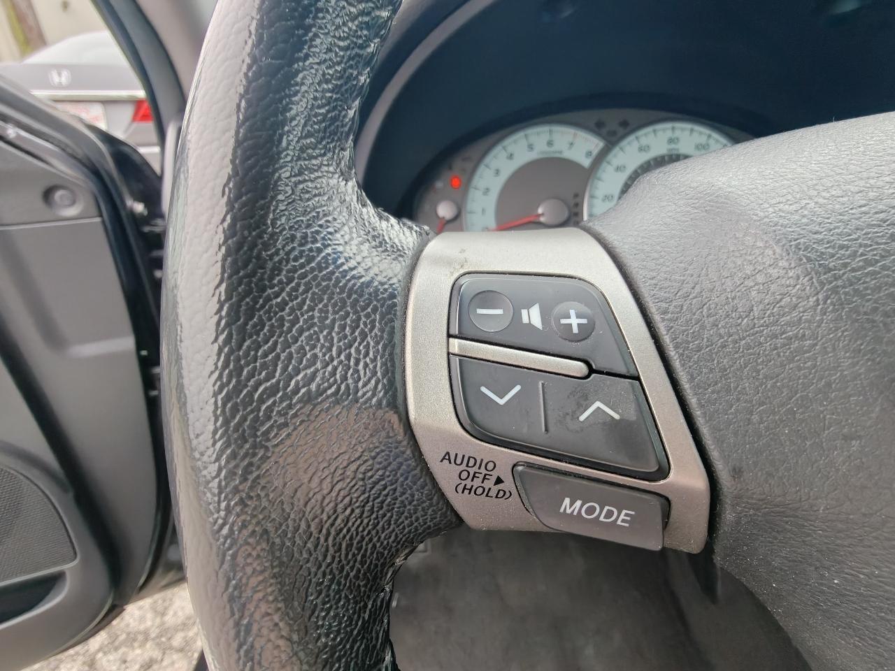 Toyota Camry SE V6 6-Spd AT 2010