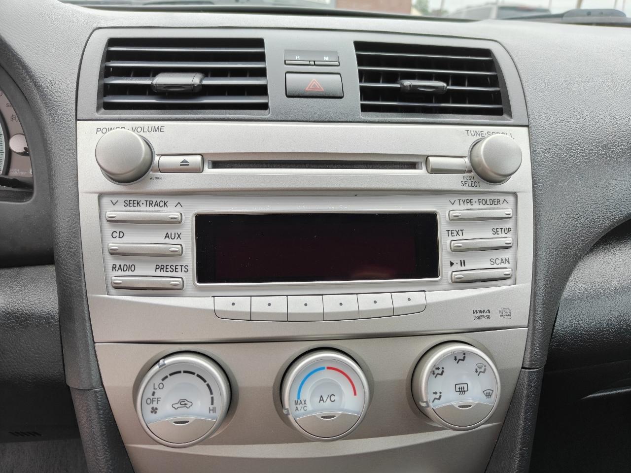 Toyota Camry SE V6 6-Spd AT 2010