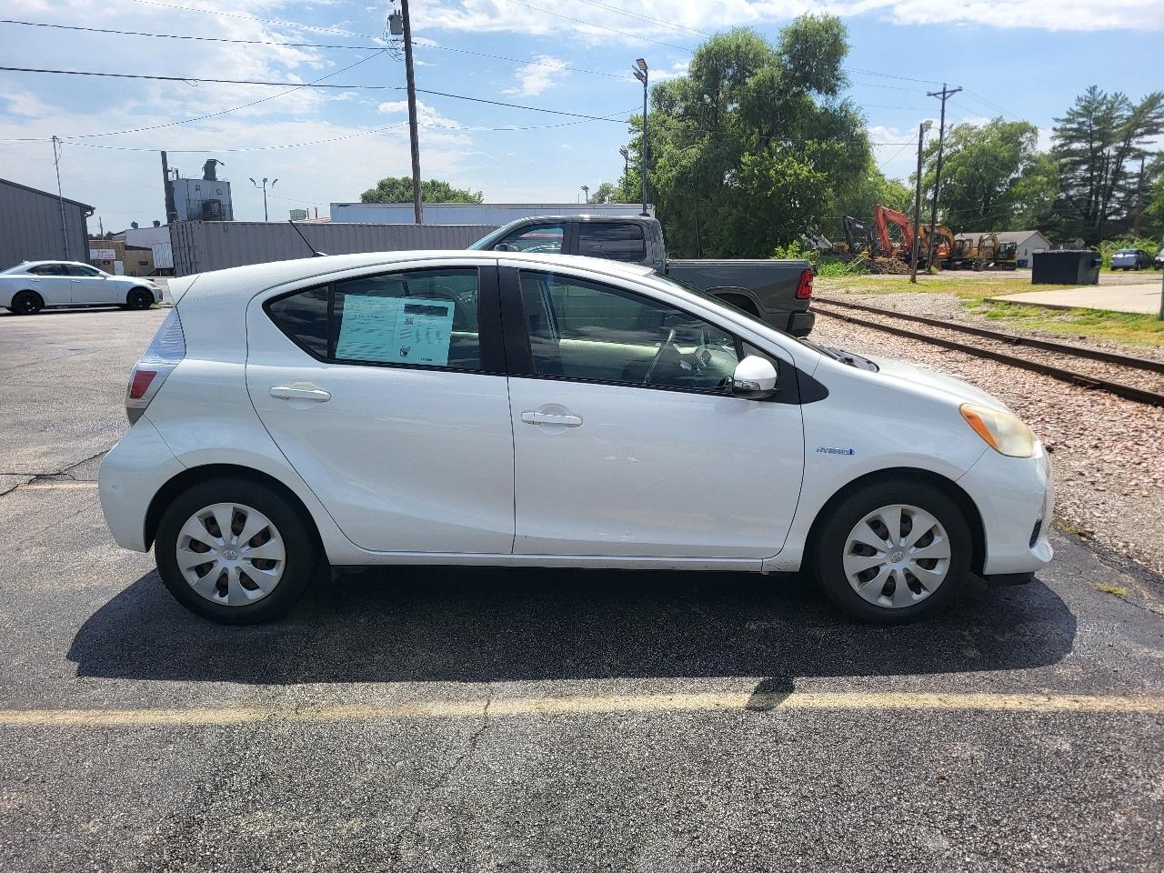Toyota Prius c Four 2012