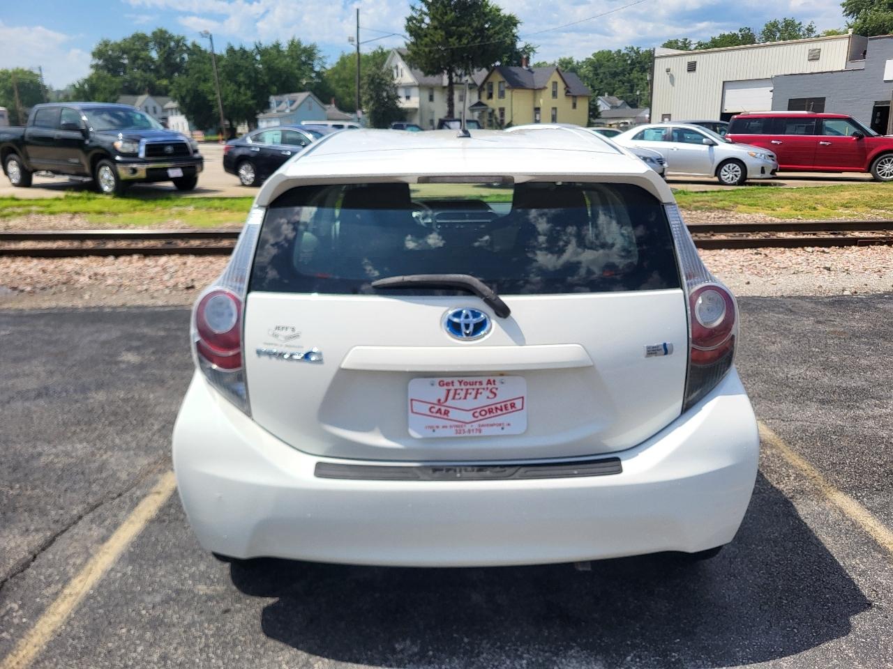 Toyota Prius c Four 2012