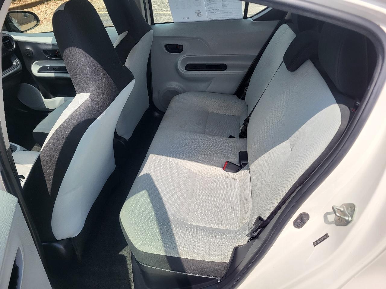 Toyota Prius c Four 2012