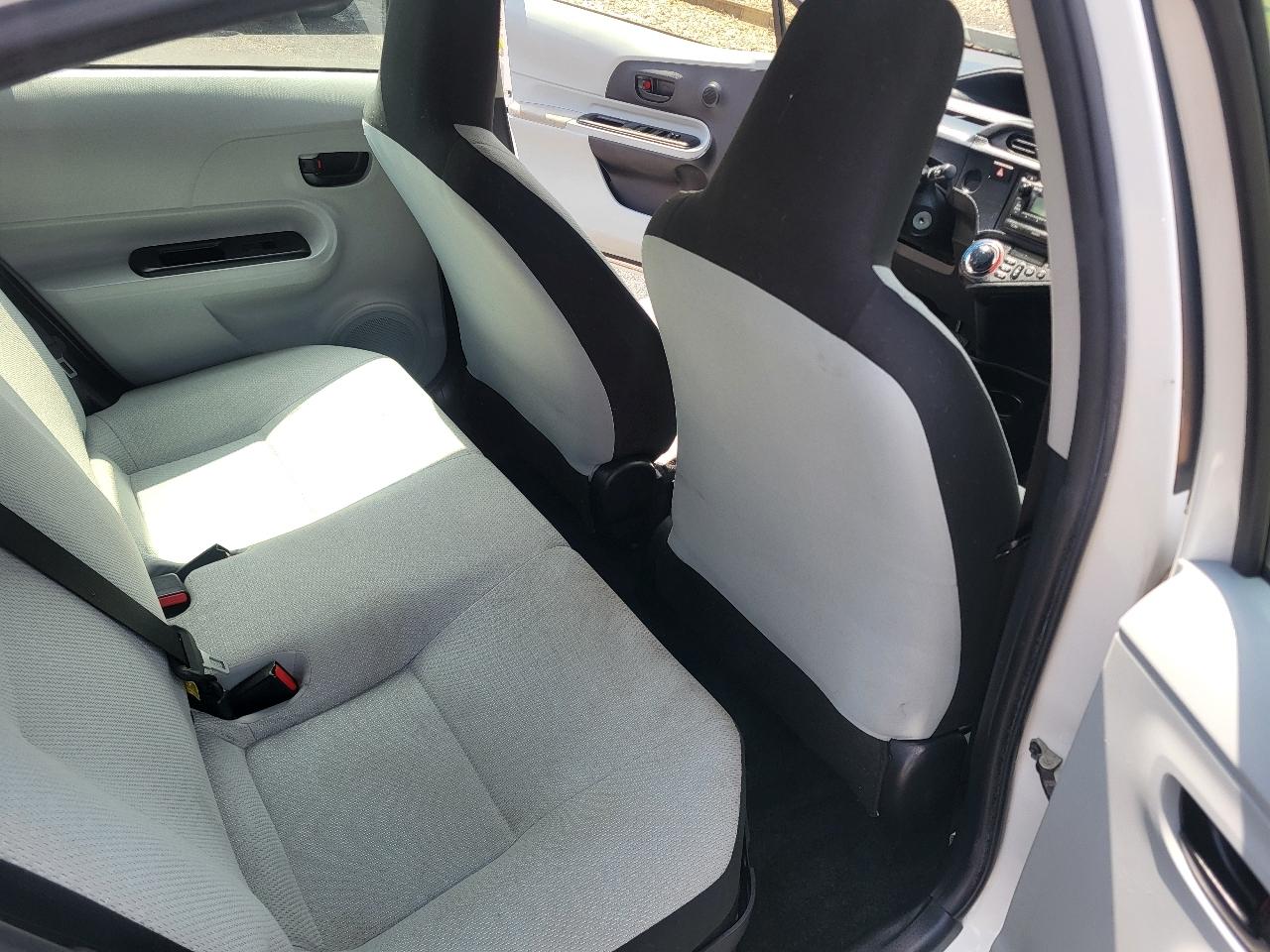 Toyota Prius c Four 2012