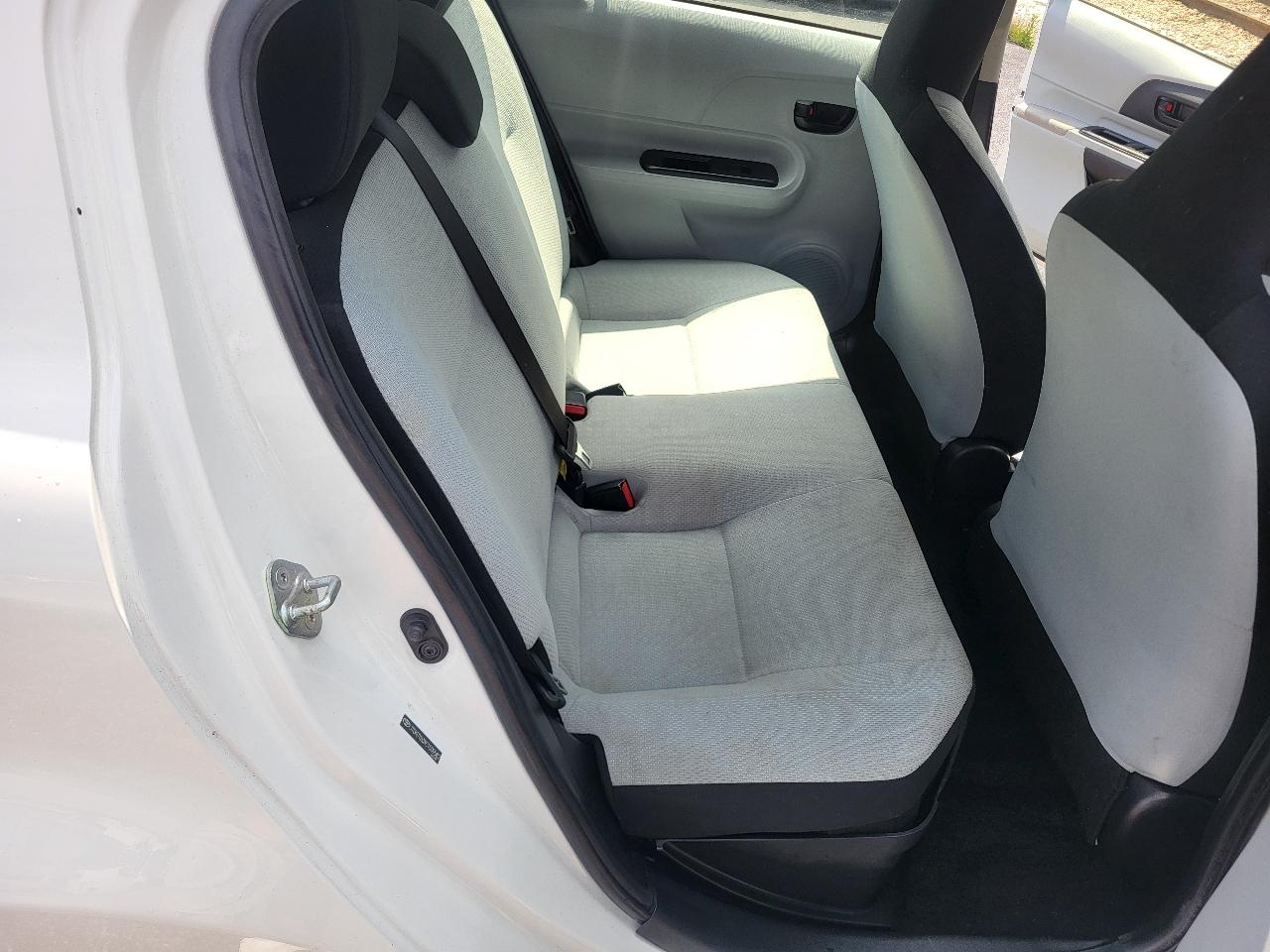 Toyota Prius c Four 2012