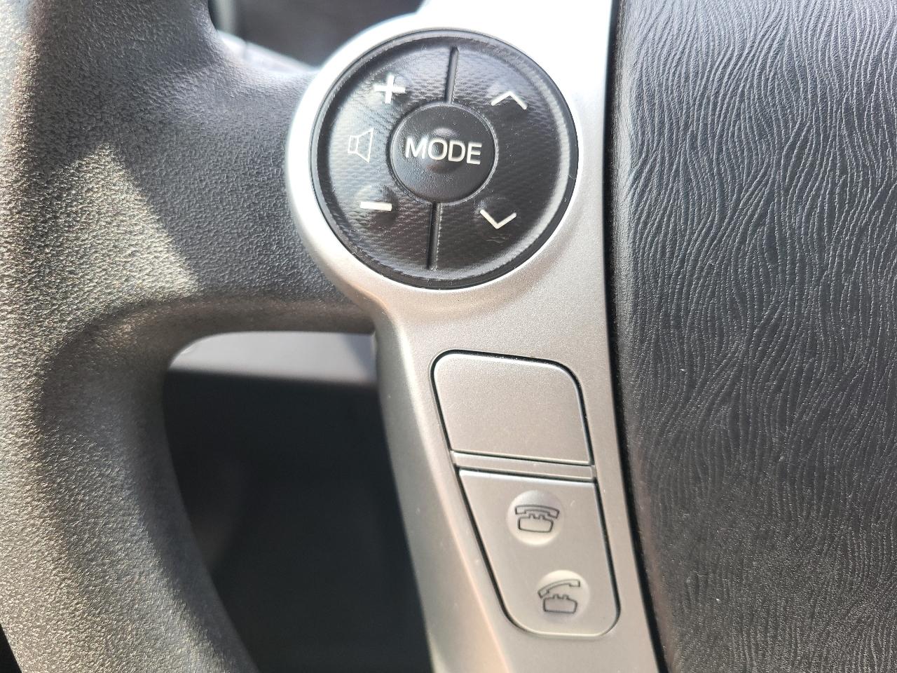 Toyota Prius c Four 2012