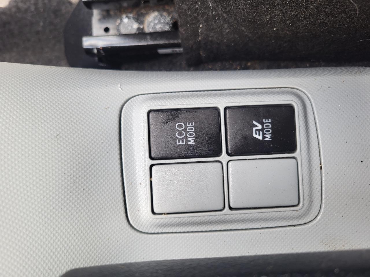 Toyota Prius c Four 2012