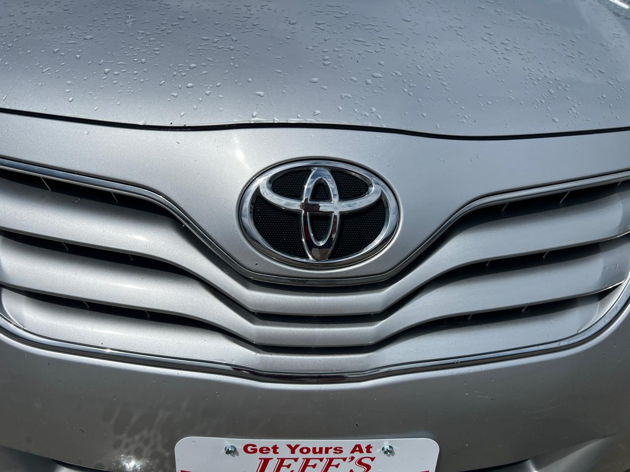 Toyota Camry LE 6-Spd AT 2011