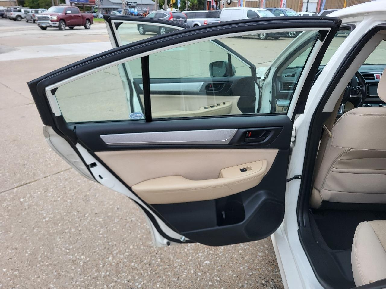 Subaru Legacy 2.5i 2015