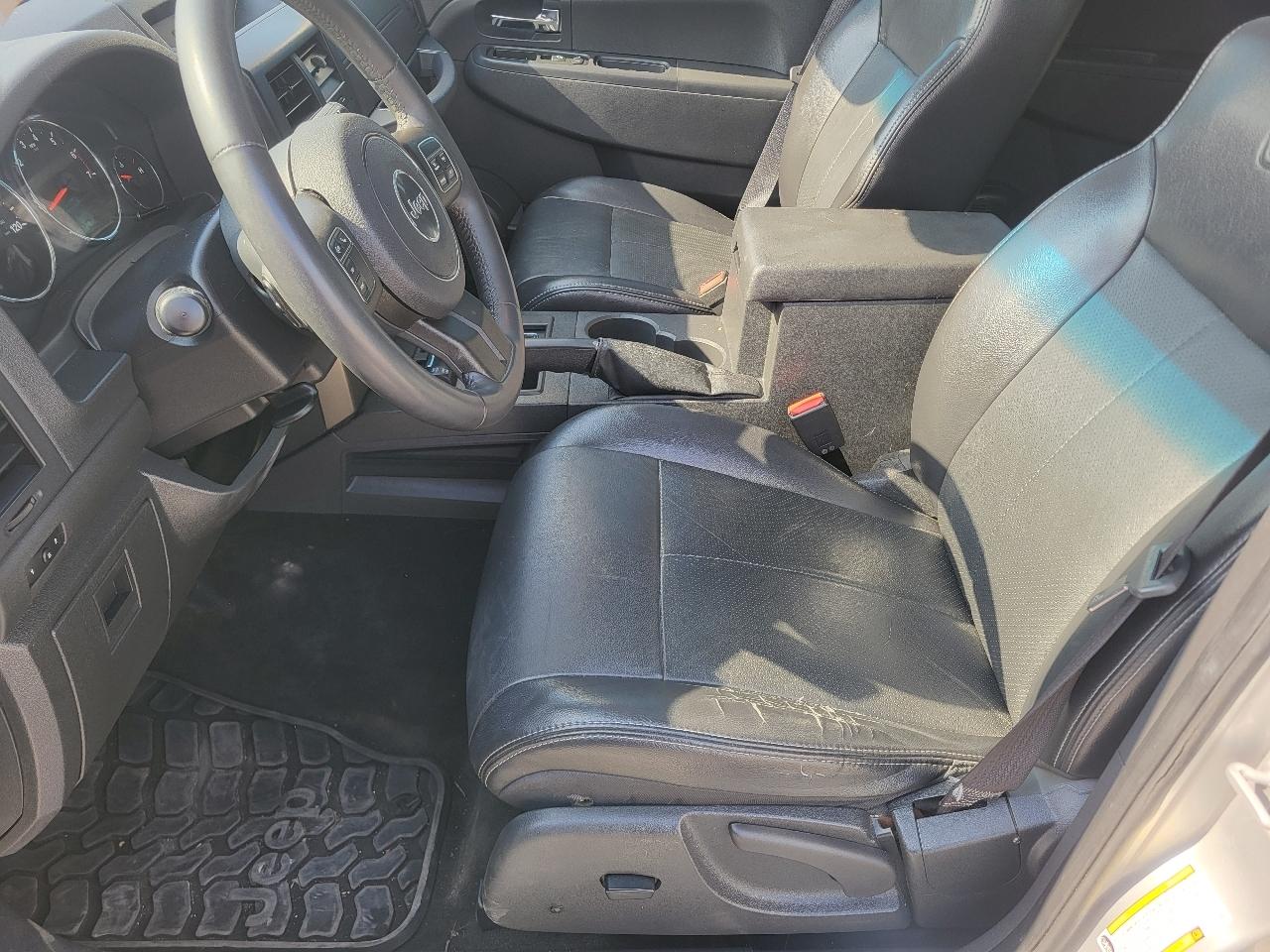Jeep Liberty Sport 4WD 2012