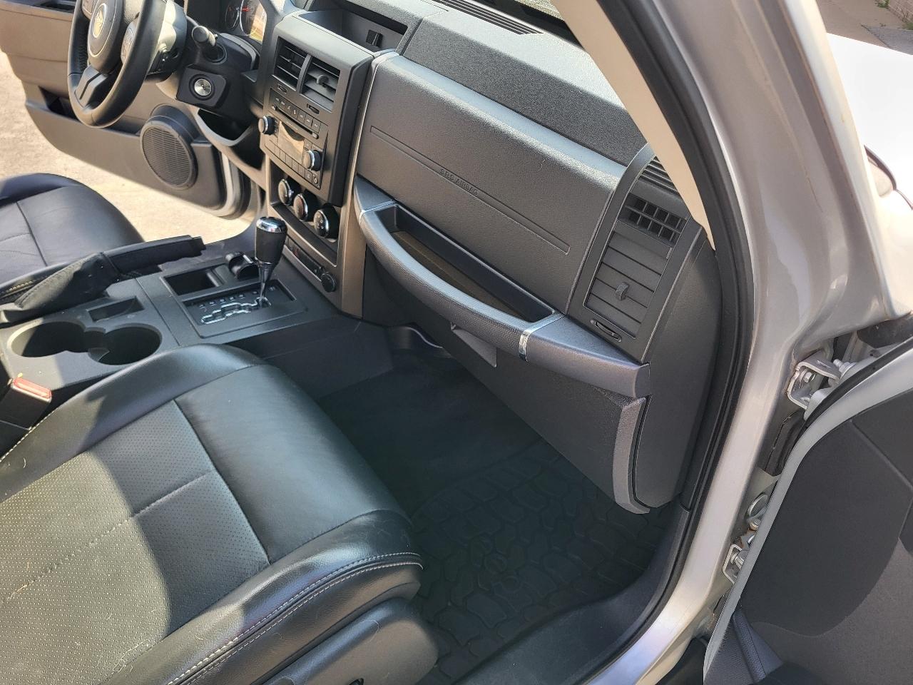 Jeep Liberty Sport 4WD 2012