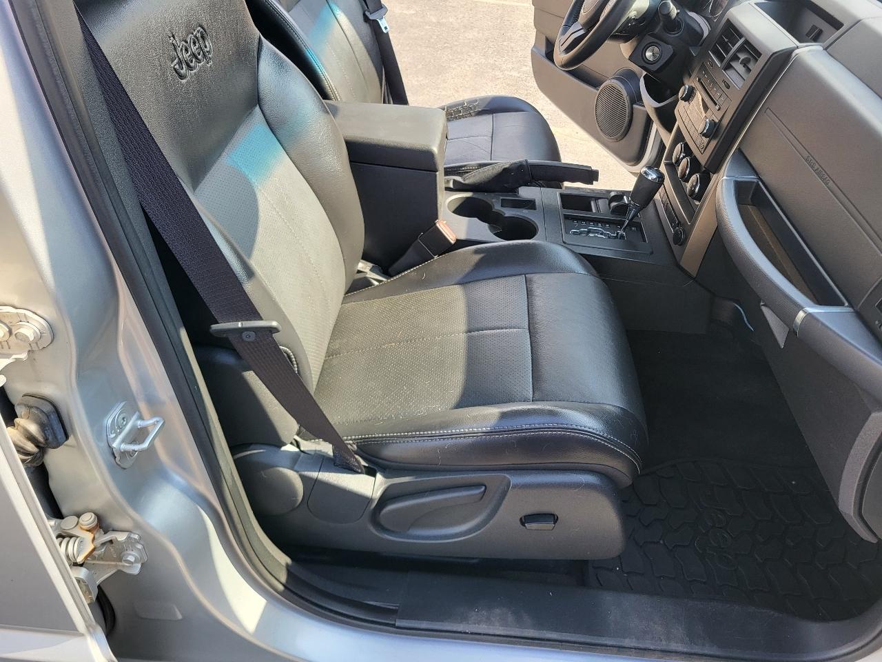 Jeep Liberty Sport 4WD 2012