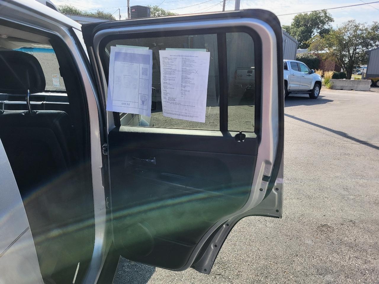 Jeep Liberty Sport 4WD 2012