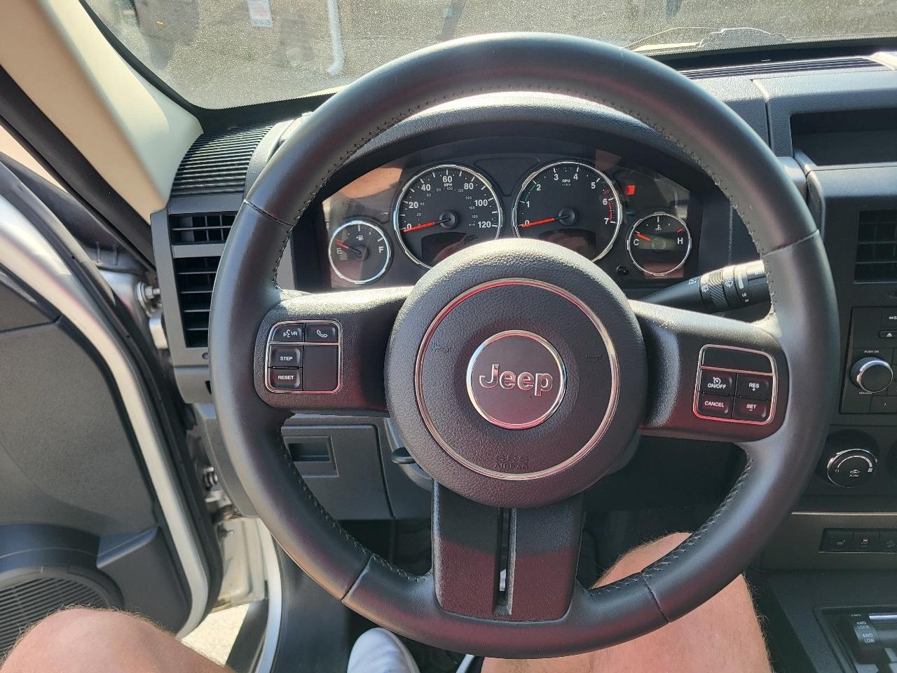 Jeep Liberty Sport 4WD 2012