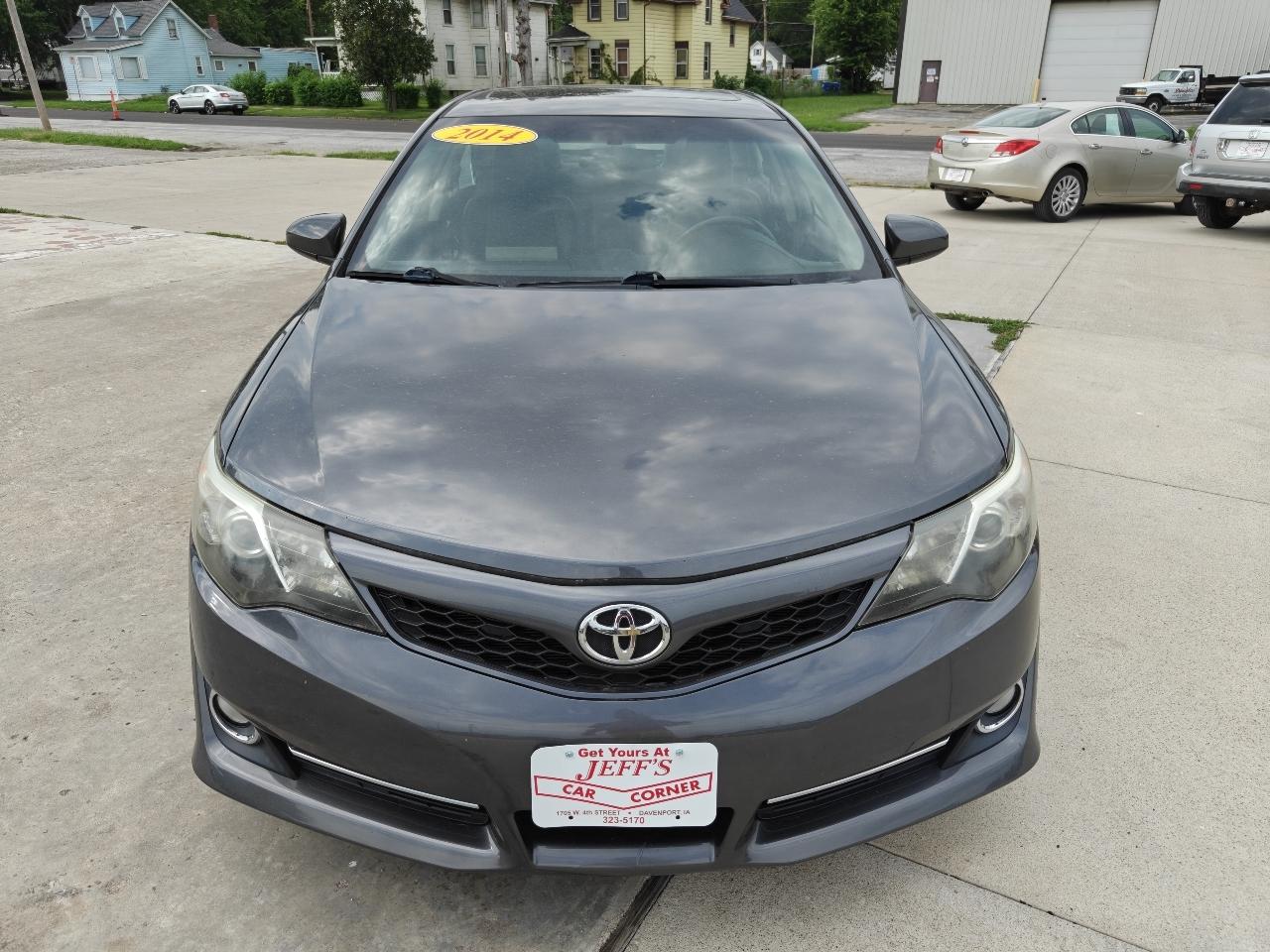 Toyota Camry SE 2014